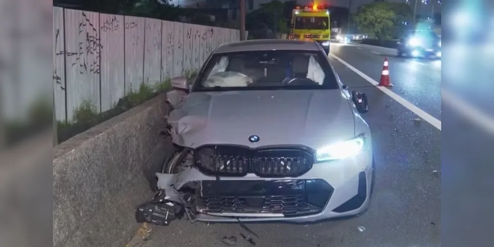 Condutor afirmou que tentou 'desviar' do trânsito parado, perdeu o controle do carro e atingiu o motociclista