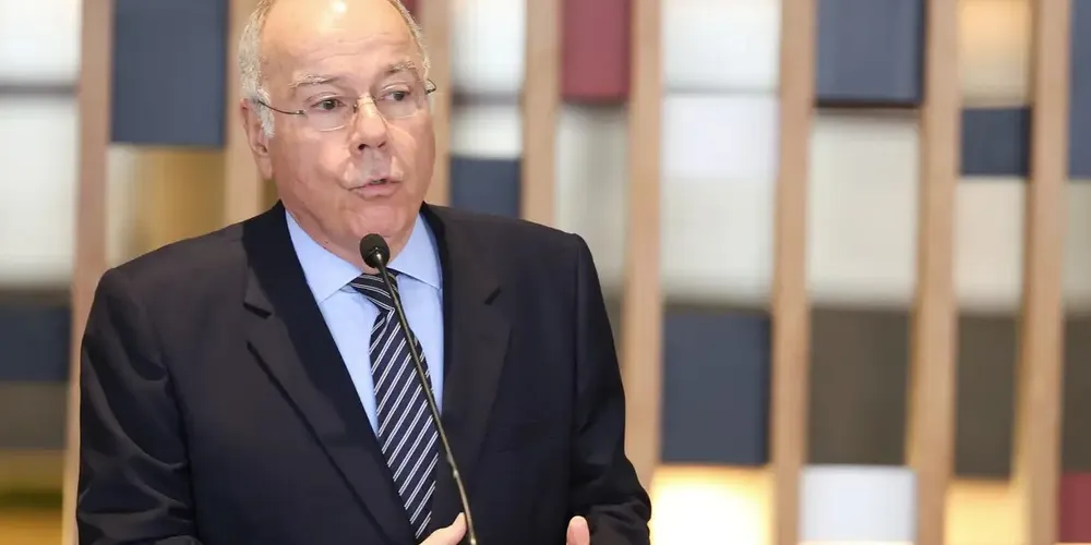 Avião da Força Aérea Brasileira, um KC-30, deve chegar a Beirute por volta de 10h