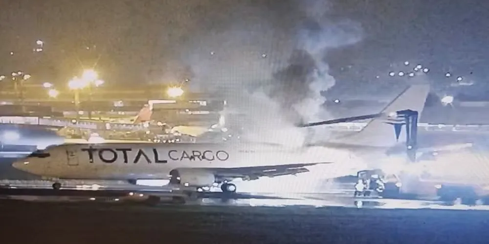 Avião modelo Boeing 737-4Q8 foi fabricado em 1994