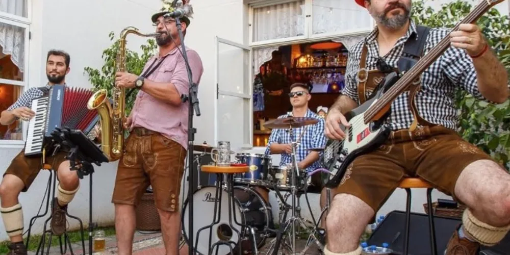 A Banda Tureck se apresenta às 16 horas