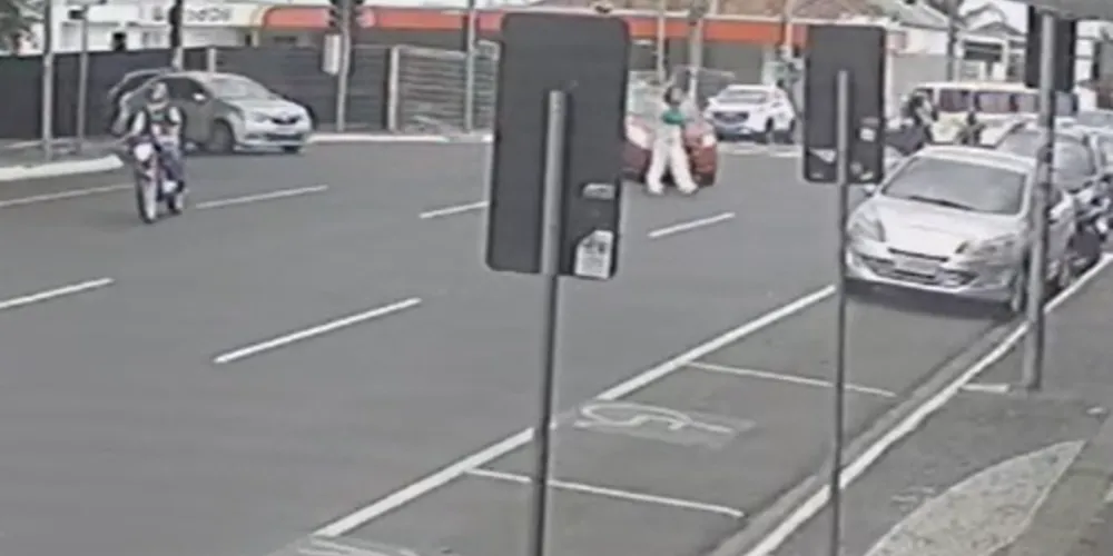 Atropelamento aconteceu na Rua Balduíno Taques, no Centro de Ponta Grossa