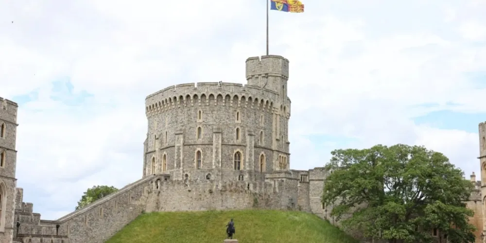 Rei Charles III e Rainha Camilla não estavam na residência.