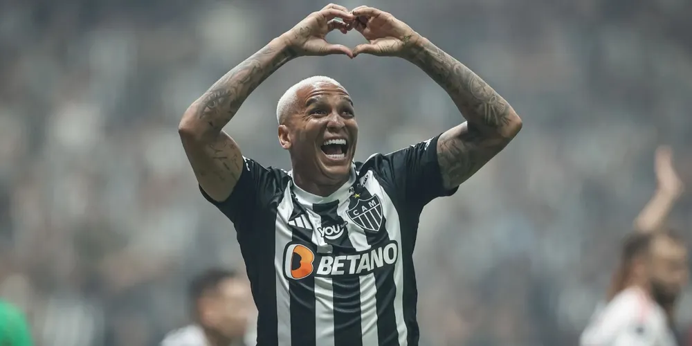 Deyverson comemora gol do Galo contra o River Plate
