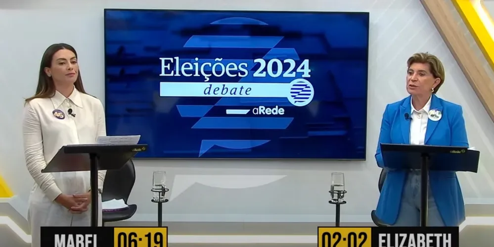 Mabel e Elizabeth debatem sobre uniforme escolar