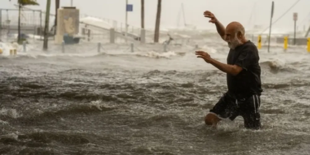 Pelo menos 93 pessoas morreram por causa do fenômeno no país
