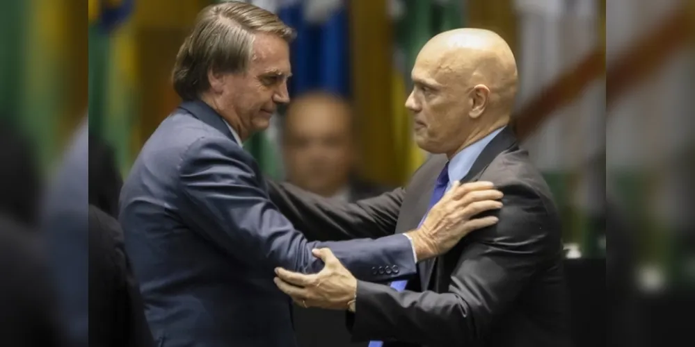 Por ordem de Alexandre de Moraes, o passaporte de Bolsonaro está apreendido