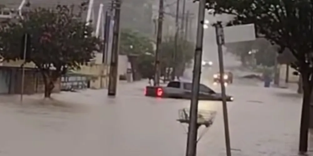 Conforme o Simepar, a chuva deve continuar presente no decorrer desta quinta-feira