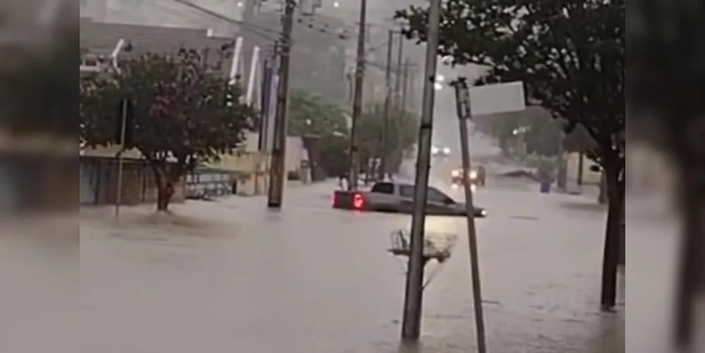 Conforme o Simepar, a chuva deve continuar presente no decorrer desta quinta-feira