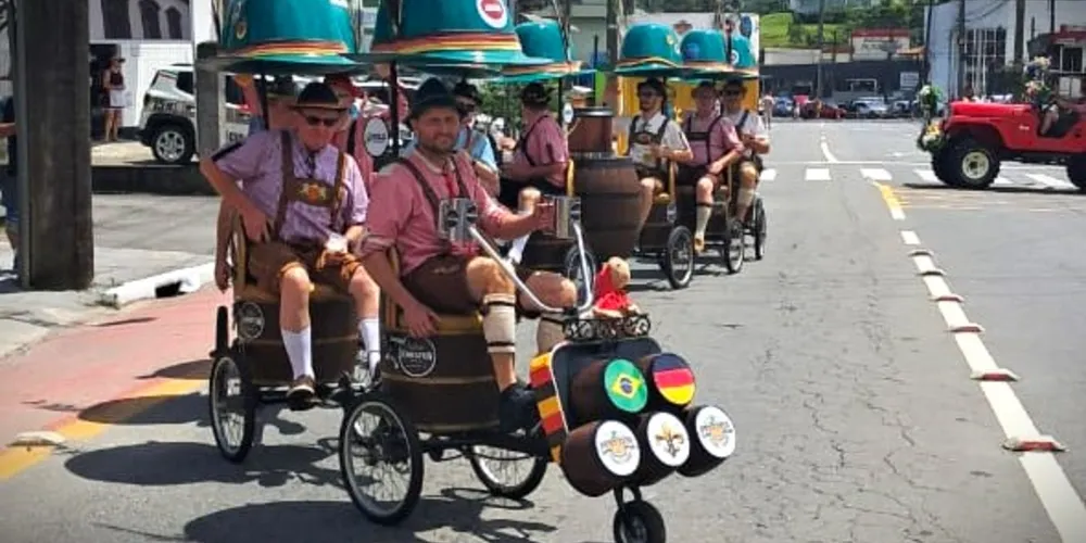 Carros estarão desfilando no Centro de Ponta Grossa