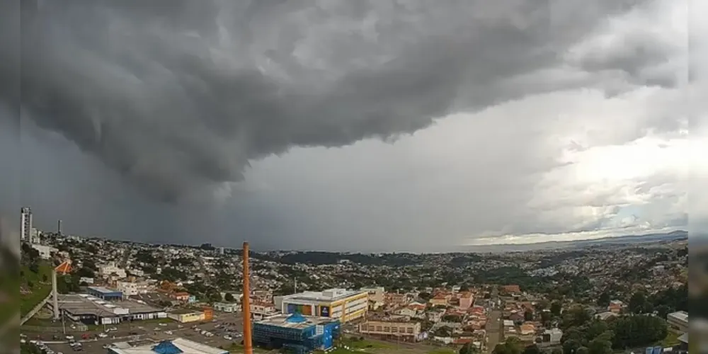A probabilidade de precipitação é de 70%, com acumulado estimado em 1 mm