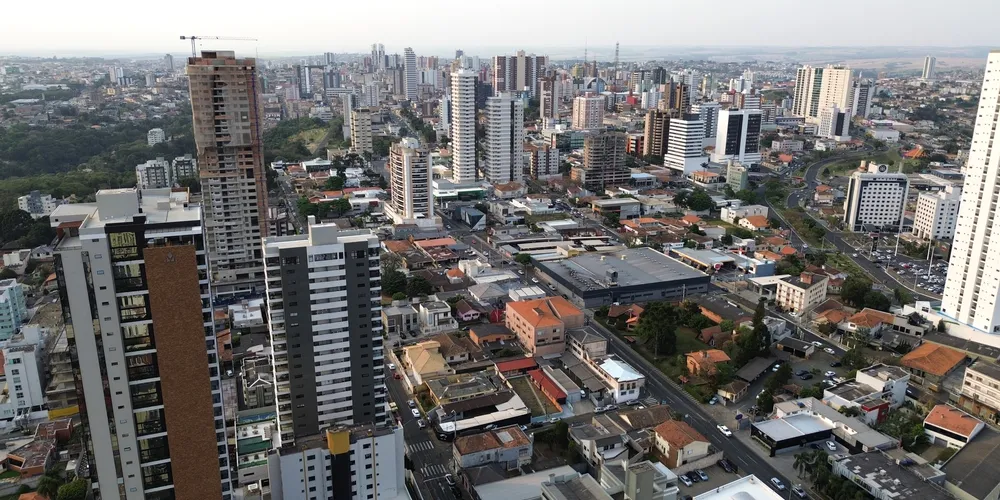 Disputa pelo Executivo ponta-grossense tem as candidatas Elizabeth Schmidt (União) e Mabel Canto (PSDB)