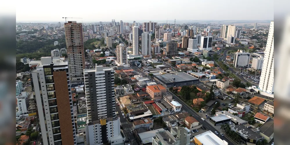 Disputa pelo Executivo ponta-grossense tem as candidatas Elizabeth Schmidt (União) e Mabel Canto (PSDB)