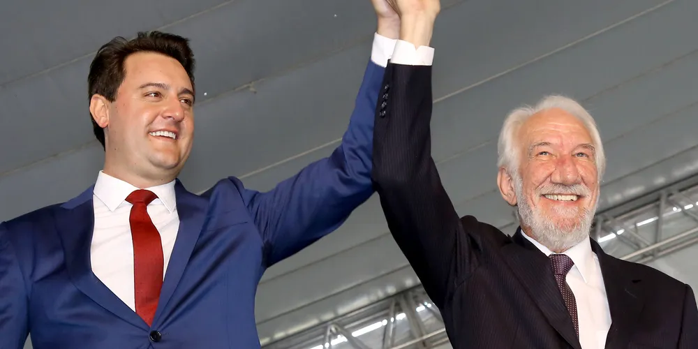 À direita o vice-governador do Paraná, Darci Piana (PSD)