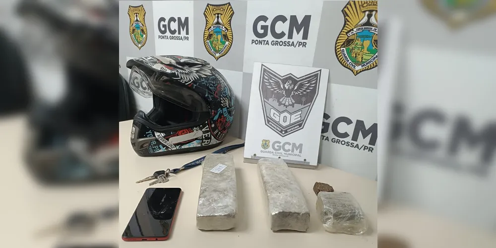 Motociclista é preso em flagrante com 1,5 quilos de maconha