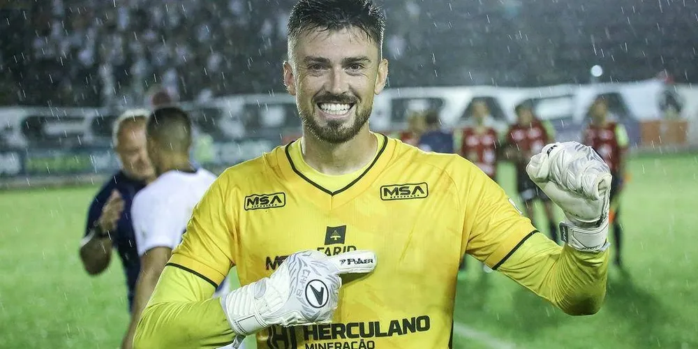 Elias Martello Curzel tem 29 anos