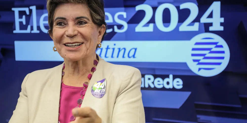 Aos 73 anos, Elizabeth Schmidt (União) busca segundo mandato como prefeita de Ponta Grossa