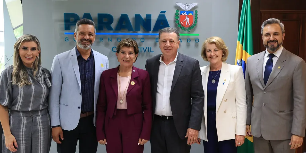 Elizabeth Schmidt e Pastor Moisés Faria se encontraram com novos representantes de Ponta Grossa na Alep e também com o secretário-chefe da Casa Civil do Paraná