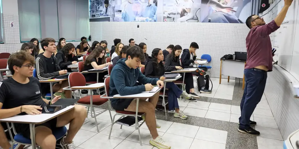 Mais de 4,3 milhões de inscritos vão participar do Enem este ano