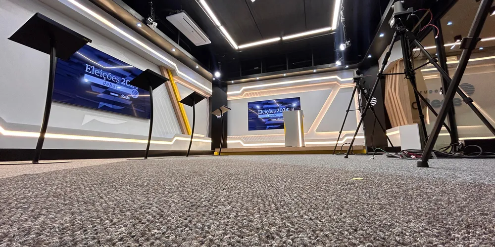 Estúdio do Grupo aRede está preparado para o debate