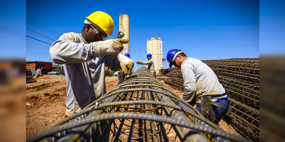 Dados do emprego foram divulgados pelo IBGE, nesta sexta-feira (22)