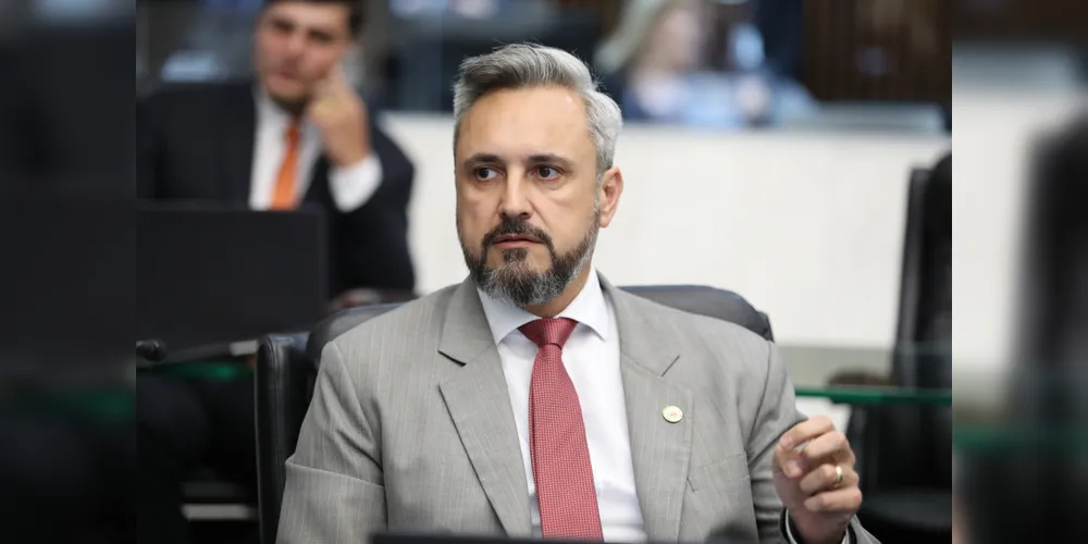 No requerimento, o deputado questiona o preenchimento de cotas em percentuais acima dos previstos na legislação e no próprio edital, demonstrando que em certas especialidades de residências médicas houve destinação exclusivamente ao regime de cotas