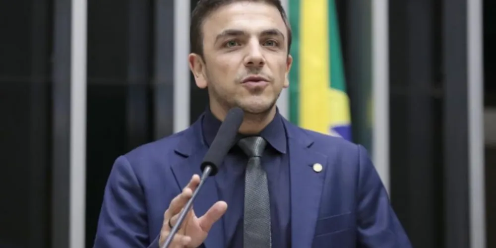 O deputado federal Aliel Machado Bark (PV) é o relator da matéria