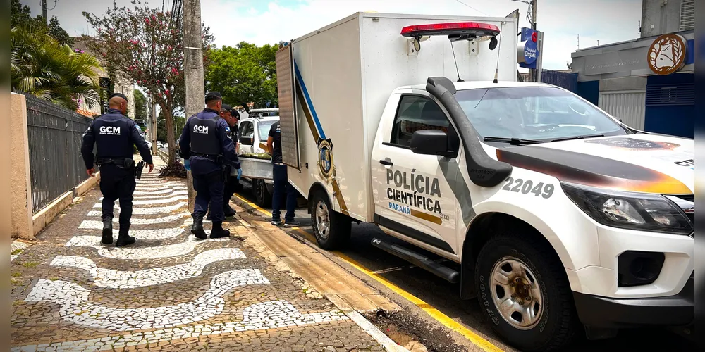 Equipes de segurança realizaram os primeiros atendimentos no local do crime