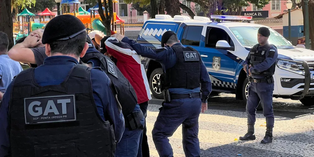 Uma briga entre vizinhos no bairro Cará-Cará movimentou o Grupo de Apoio Tático (GAT) Fox da Guarda Municipal