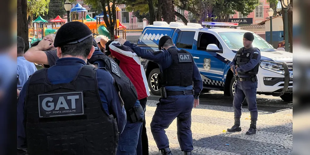 Uma briga entre vizinhos no bairro Cará-Cará movimentou o Grupo de Apoio Tático (GAT) Fox da Guarda Municipal