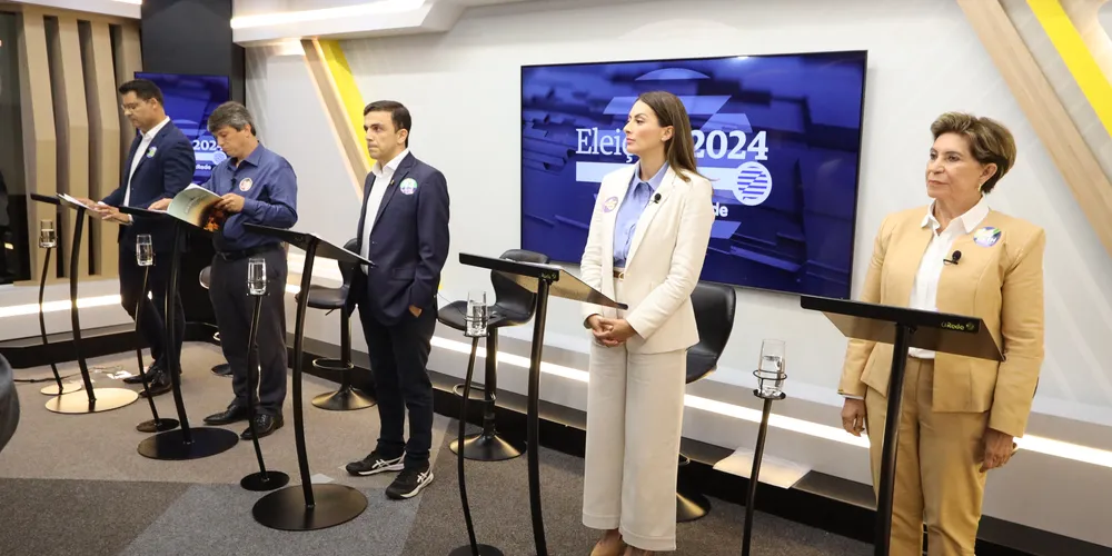 Todos os cinco candidatos participaram do debate do Grupo aRede