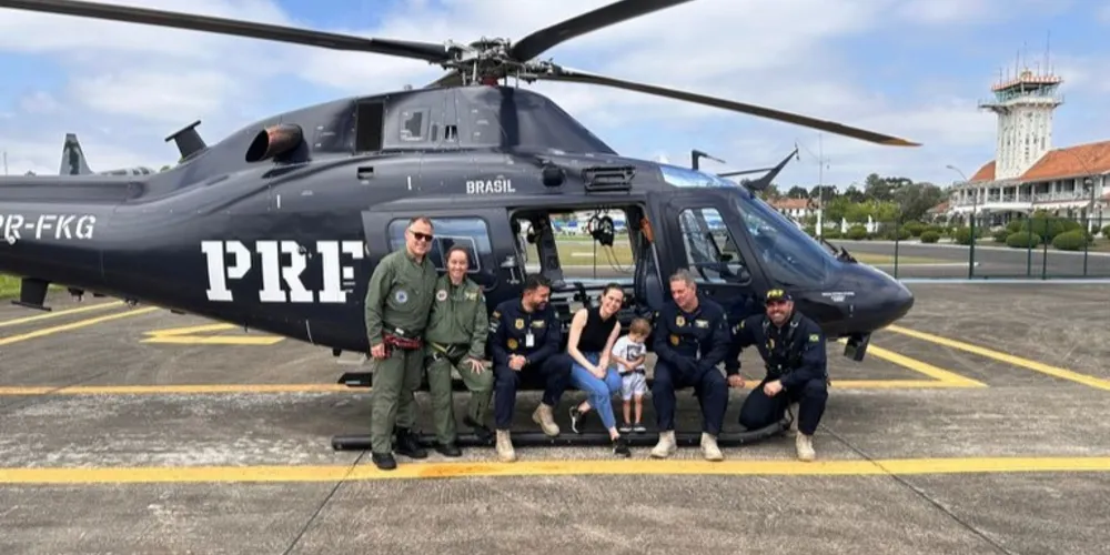 Em apenas 18 minutos, a família desembarcou no Aeroporto do Bacacheri