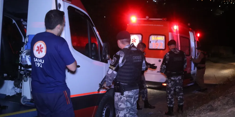 Vítima foi socorrida pelo Samu e encaminhada sob escolta até o Hospital Regional
