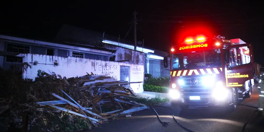 Equipe ABTR foi acionada para combater as chamas
