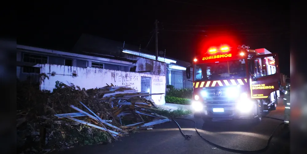 Equipe ABTR foi acionada para combater as chamas