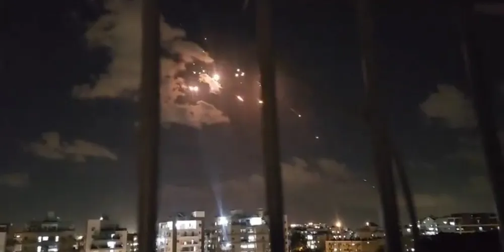 O governo brasileiro também avalia uma possível missão de resgate para retirar brasileiros da região