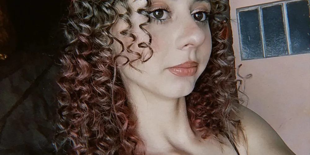 Jhuly Caroline Ramos de Paula tem 15 anos