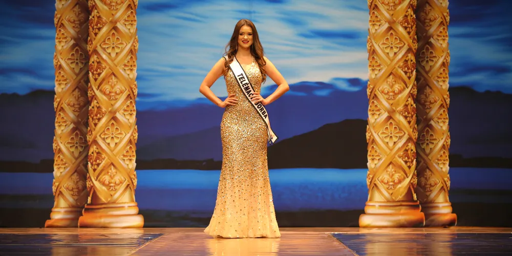 Kawane Bueno foi eleita a 1ª Princesa da Expo Telêmaco 2024