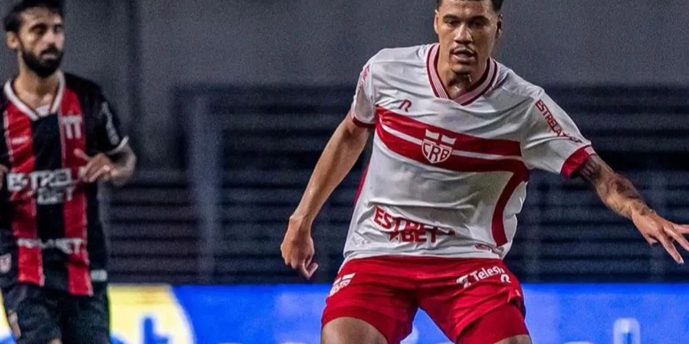 Kleiton Pego tem 25 anos e jogou a Série B do Campeonato Brasileiro