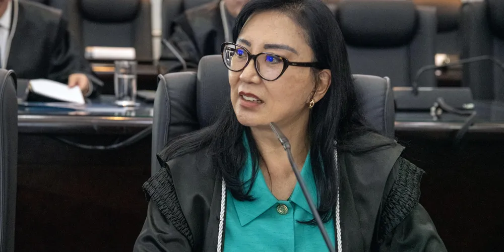 Lídia Maejima é bacharel em Direito e especialista em Processo Civil