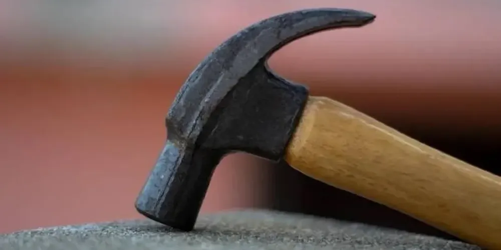 O agressor deixou o local antes da chegada da polícia