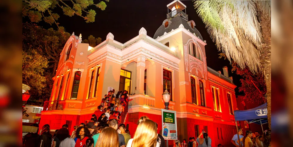 Museu Municipal Aristides Spósito fica no Centro de Ponta Grossa