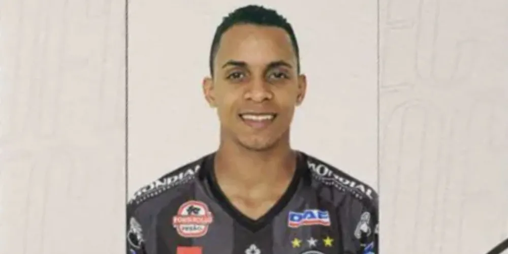 Reforço tem 27 anos e joga como atacante/centroavante