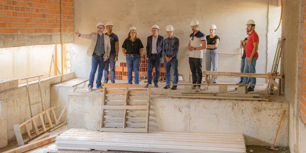 Visita também foi acompanhada por outros representantes da instituição de ensino superior