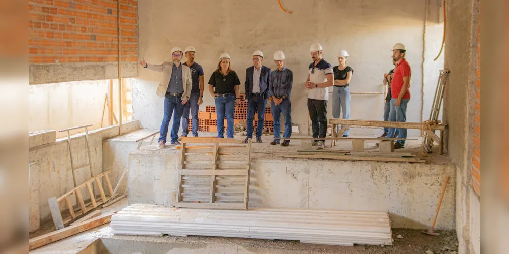 Visita também foi acompanhada por outros representantes da instituição de ensino superior