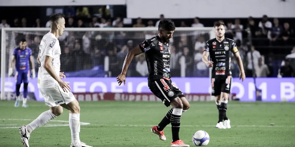 Jogo foi disputado às 18 horas deste sábado, em Santos