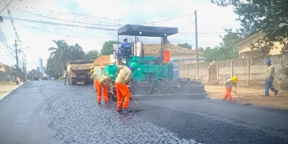Rua Franco Grilo, em Oficinas, foi asfaltada nesta sexta-feira (29)