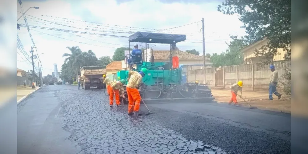 Rua Franco Grilo, em Oficinas, foi asfaltada nesta sexta-feira (29)