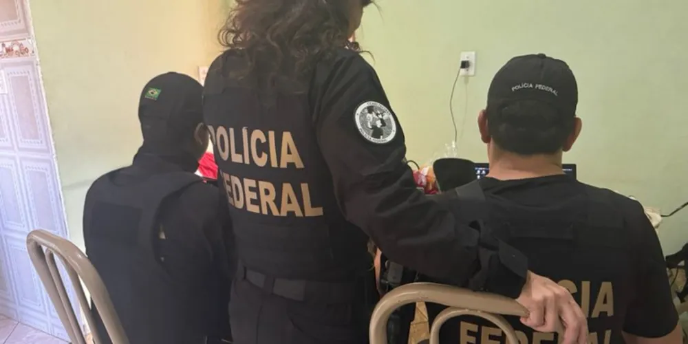 Mandato de busca e apreensão foi cumprido em Castro na manhã desta quarta-feira