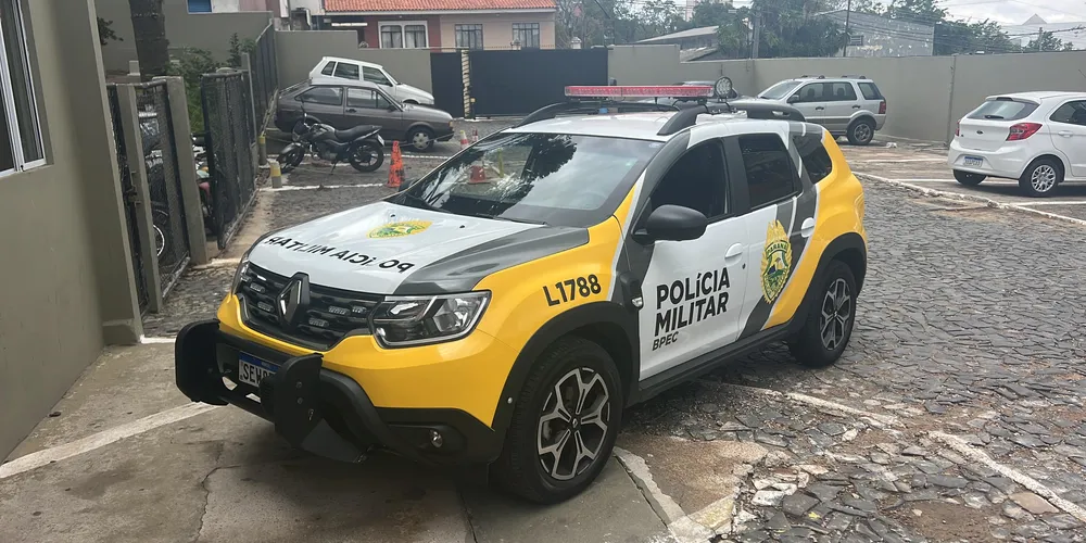 O preso, juntamente com o veículo e os materiais apreendidos, foi encaminhado à autoridade policial