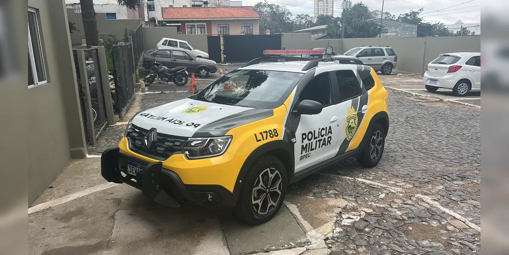 Polícia Militar encaminhou o suspeito, a droga e os objetos para a 13ª Subdivisão Policial